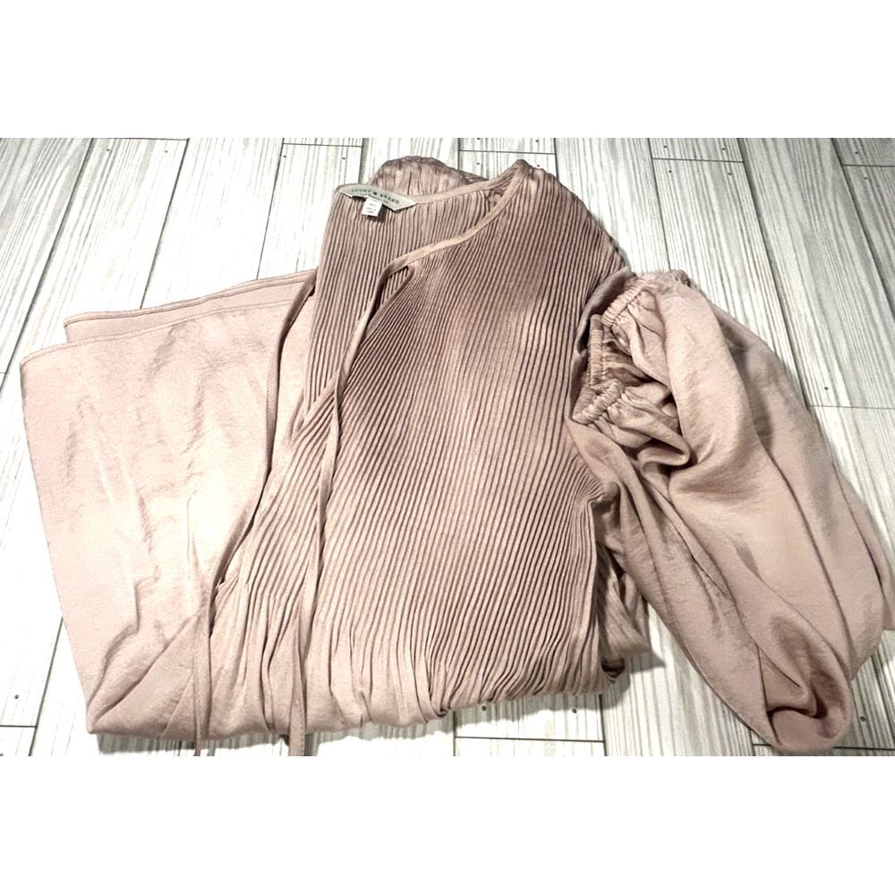 Lucky Brand Women's XSMALL Pleated Top V Neck Casual Light Wash Pink Rose Blouse